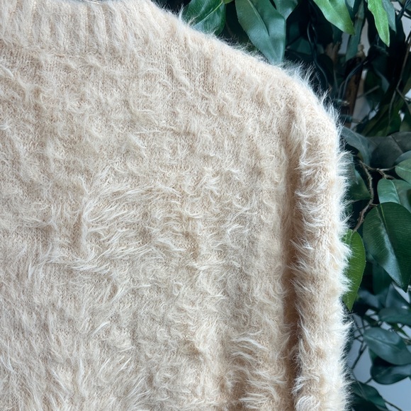 EUC Future Collective Bodycon Cream Fuzzy Sweater, XL - Picture 4 of 9